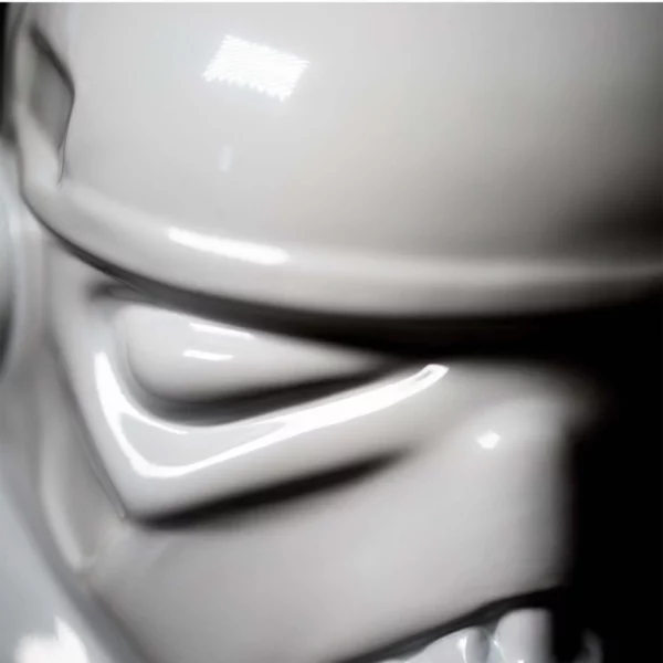 Zbliżenie na detale karafki Szturmowiec Star Wars